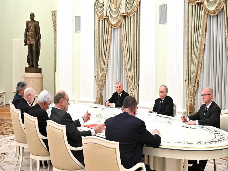 Встреча с лидерами парламентских фракций.