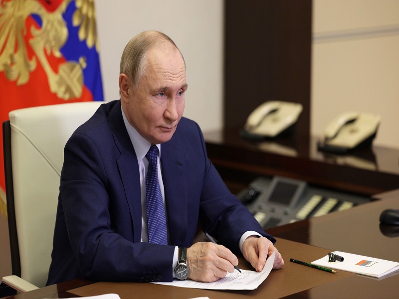 Открытие молодёжных центров в регионах.