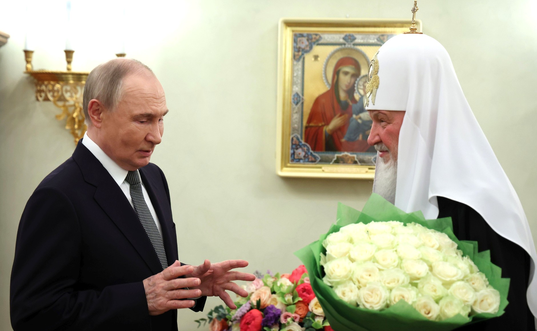 Владимир Путин поздравил Патриарха Московского и всея Руси Кирилла с Днём тезоименитства.
